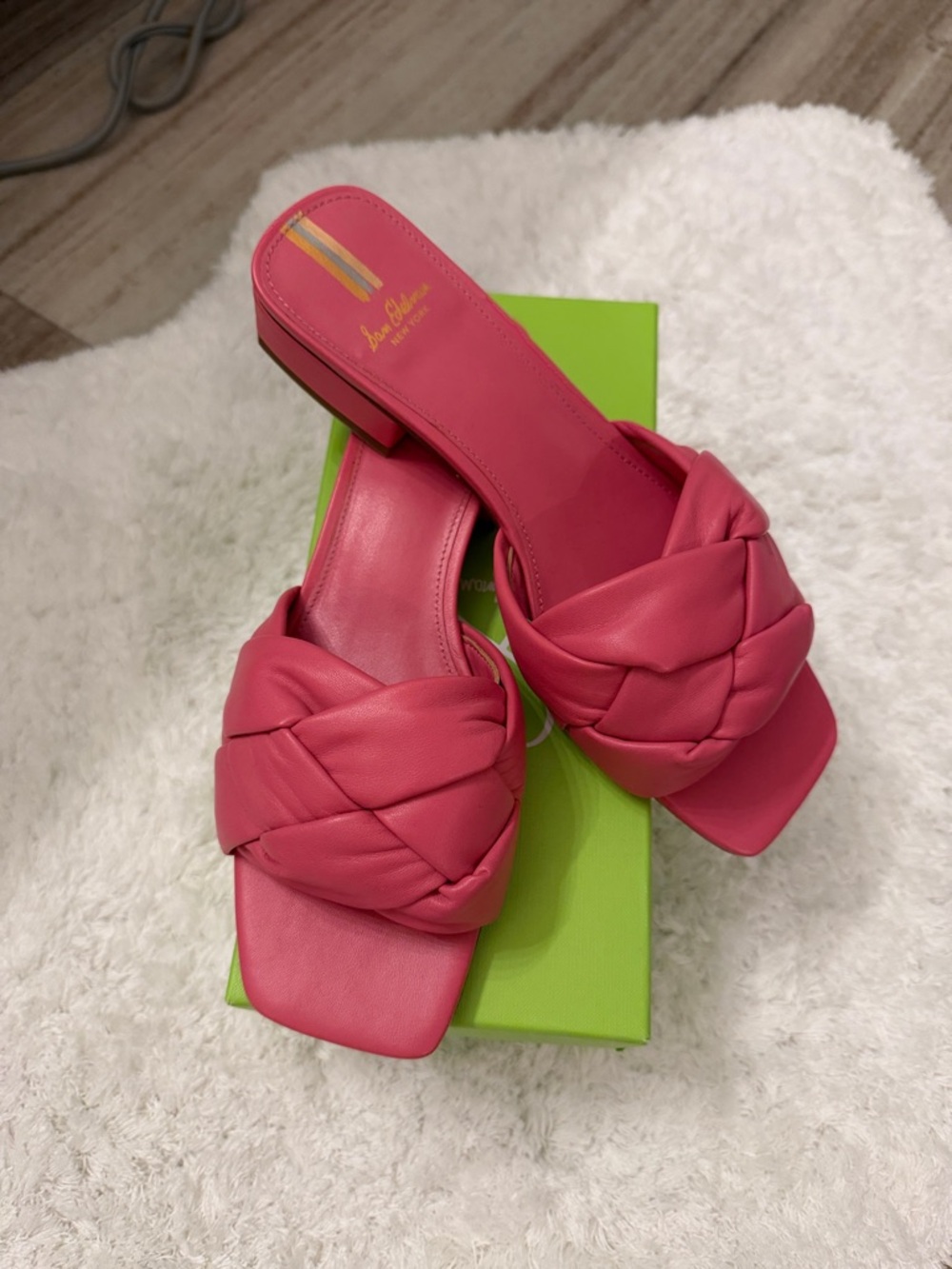 Sam Edelman Dawson, Carmineroselea